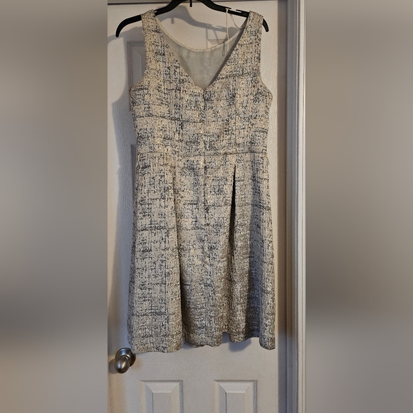 Pretty Dress - Picture 2 of 7